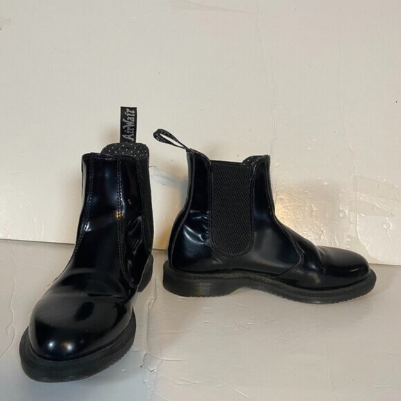 Dr. Martens AirWair Black Patent Leather Women’s Chelsea Boots Size 6 - Picture 2 of 13